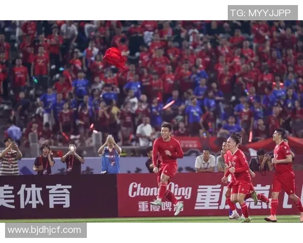 重庆足球队个人能力创新高引发热议球员表现备受关注