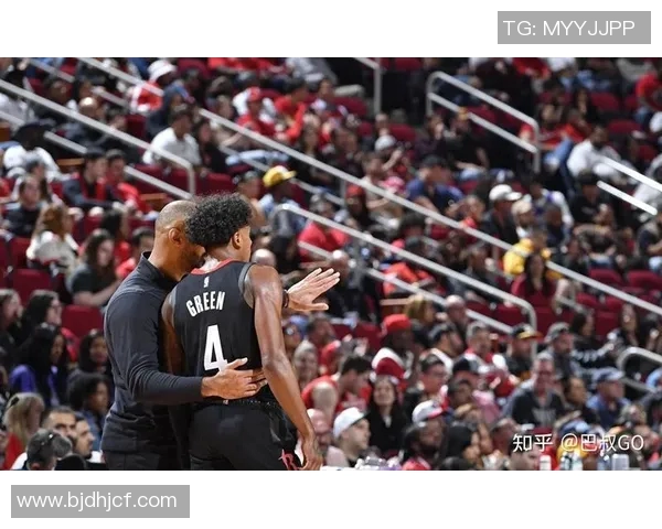 火箭与公牛季前赛精彩瞬间回顾赛场对决引发热烈讨论